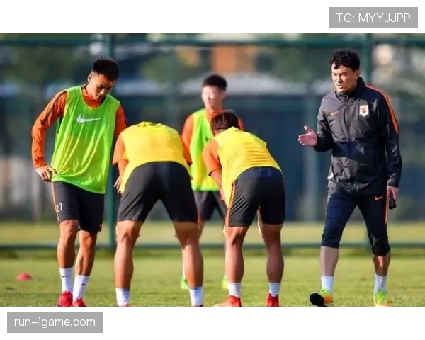 绿白队近期表现稳健,主场大胜对手彰显强大实力 绿白队近期表现稳健,主场大胜对手彰显强大实力