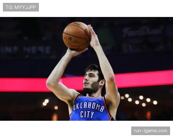 毕比利用无球跑动提升得分效率，拉开球队进攻空间